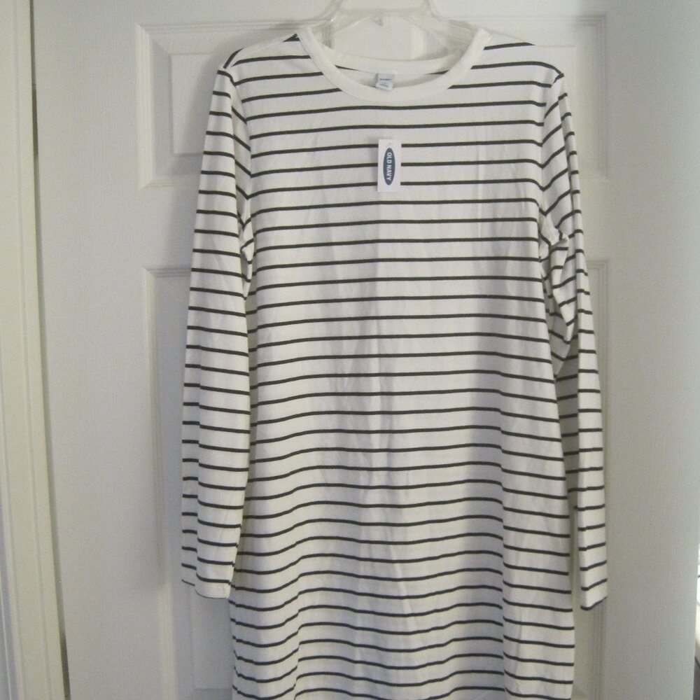 OLD NAVY WHITE AND BLACK STRIPED LONG SLEEVE DRESS XL TALL NWT $45.00.